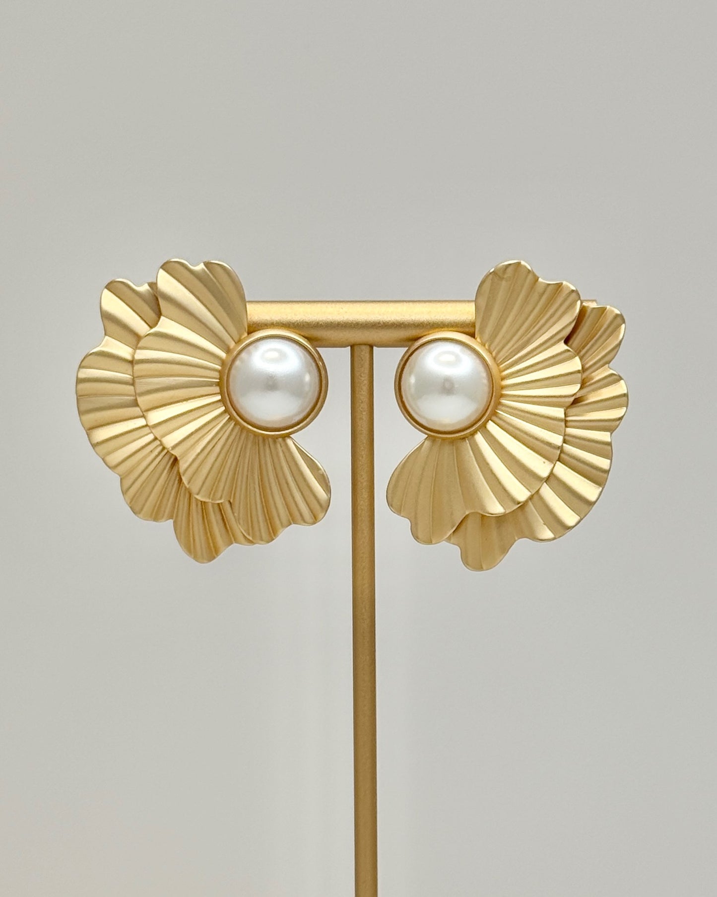 Double Fan & Pearl Earrings - Matte Gold