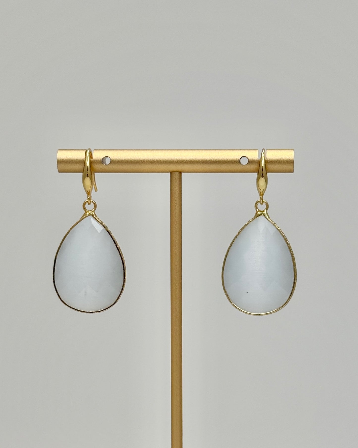 White/Gold Teardrop Earrings