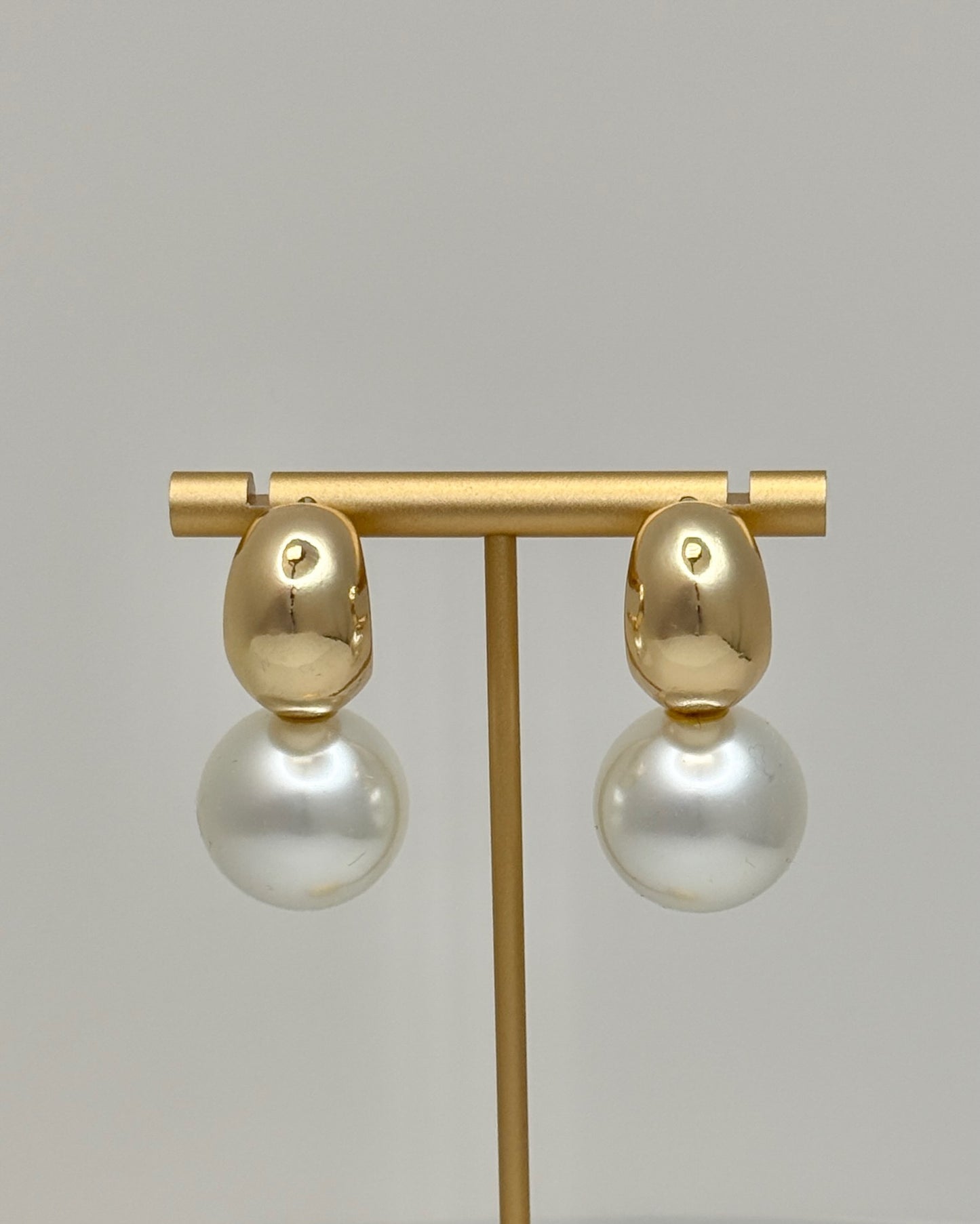 Pearl & Gold Drop Earrings