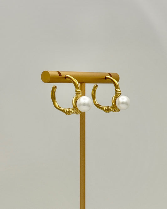 Pearl Kiss Hoops