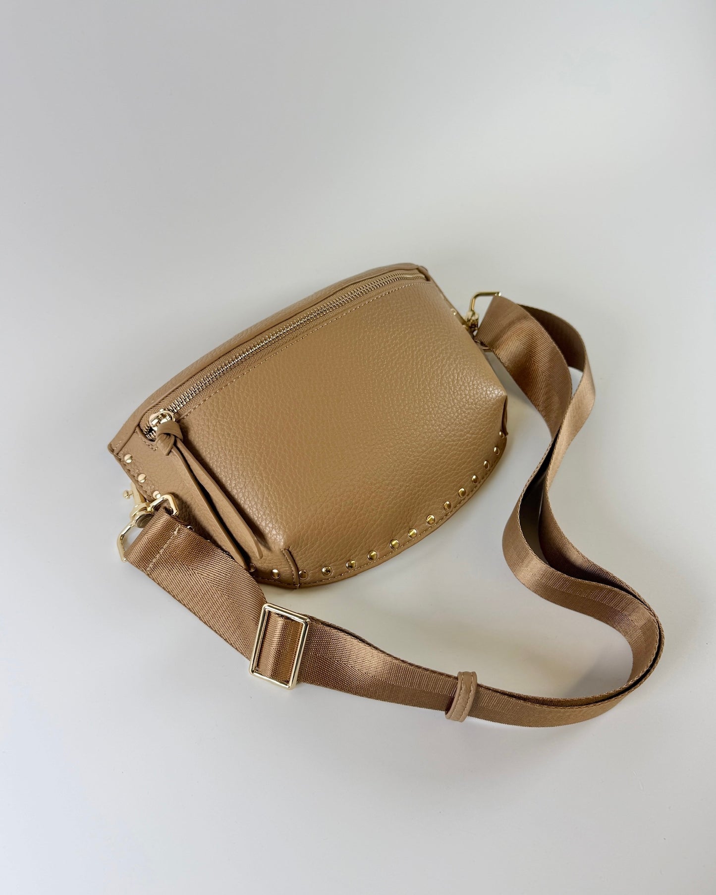 Fanny Pac With Studs - Camel