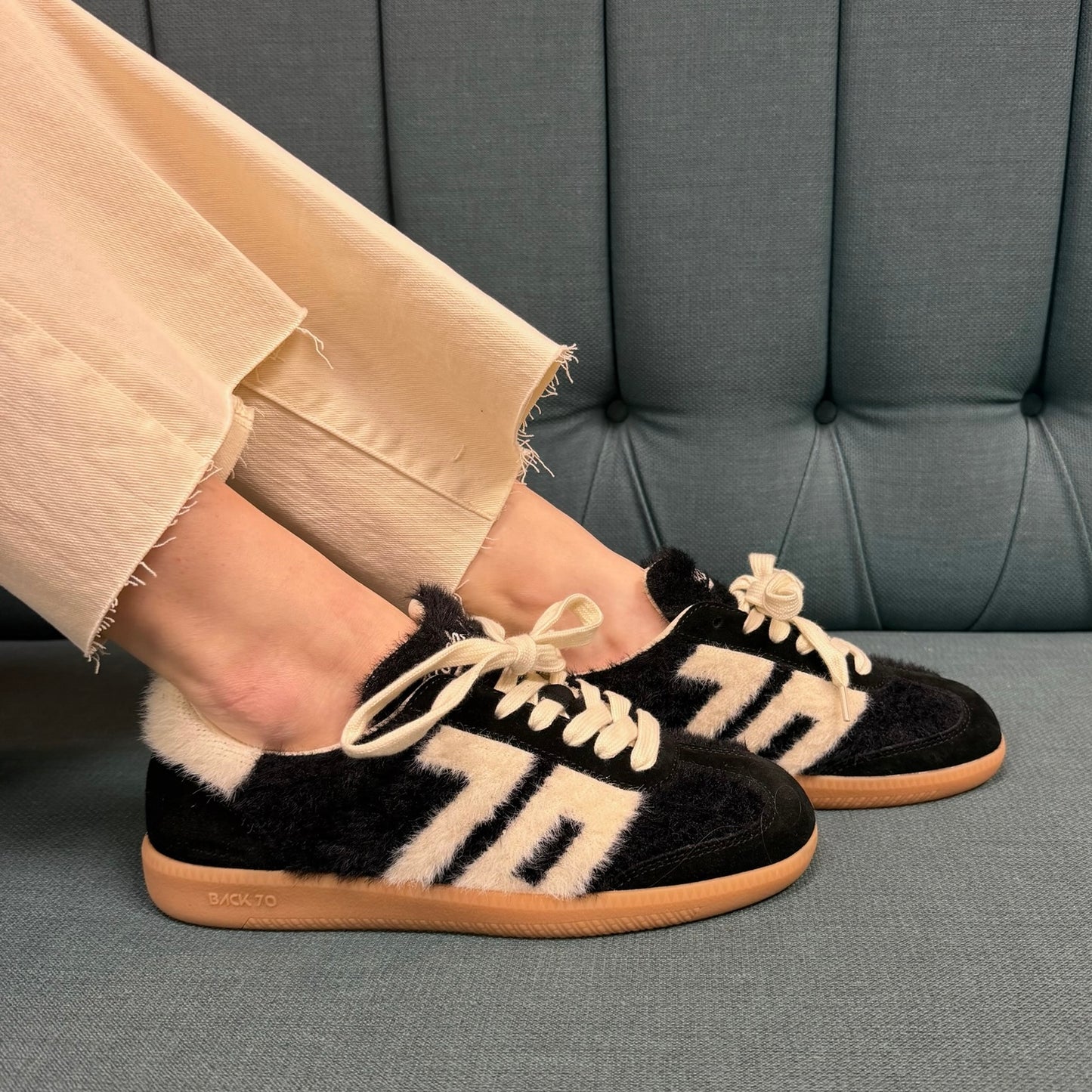 Back 70 Mohair - Black Butter