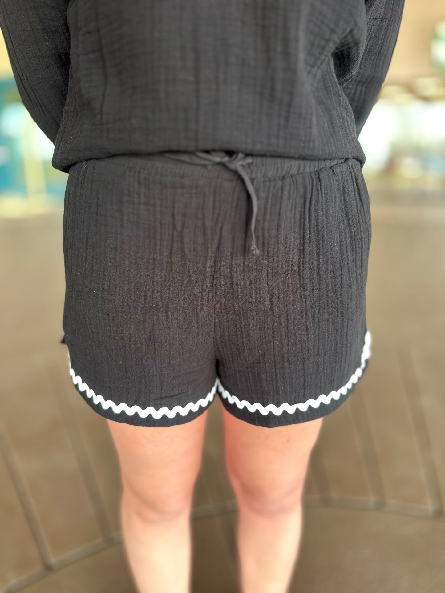 Stark X Ziggy Shorts - Black / White