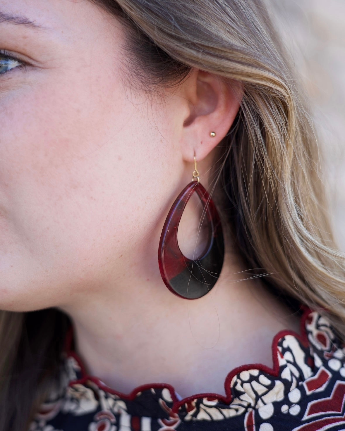 Large Oval Dangle Earrings - Black/Red
