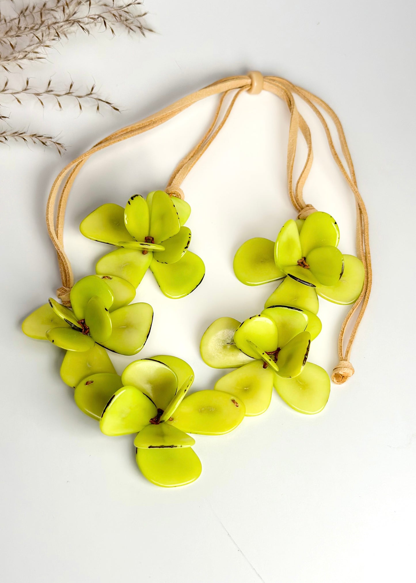 Tagua Florence Flower Necklace - Lime