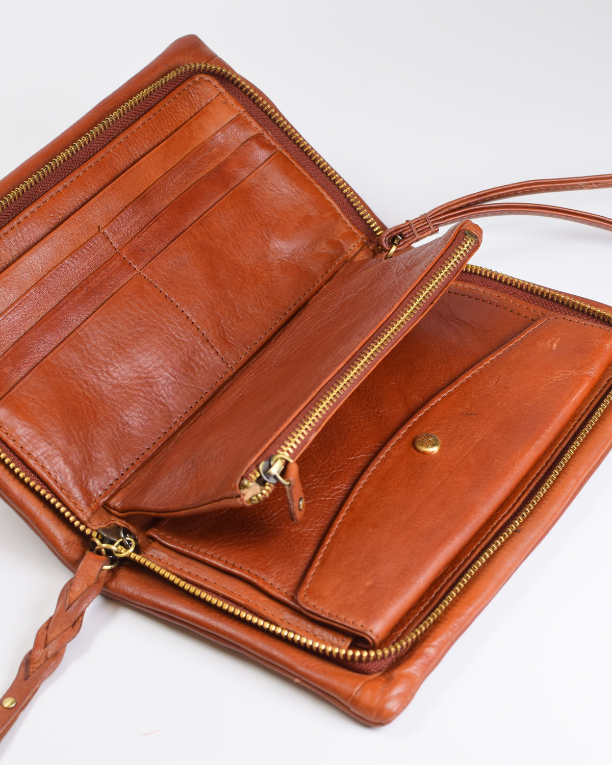 Leather Evolve Wristlet - Kindling Brown