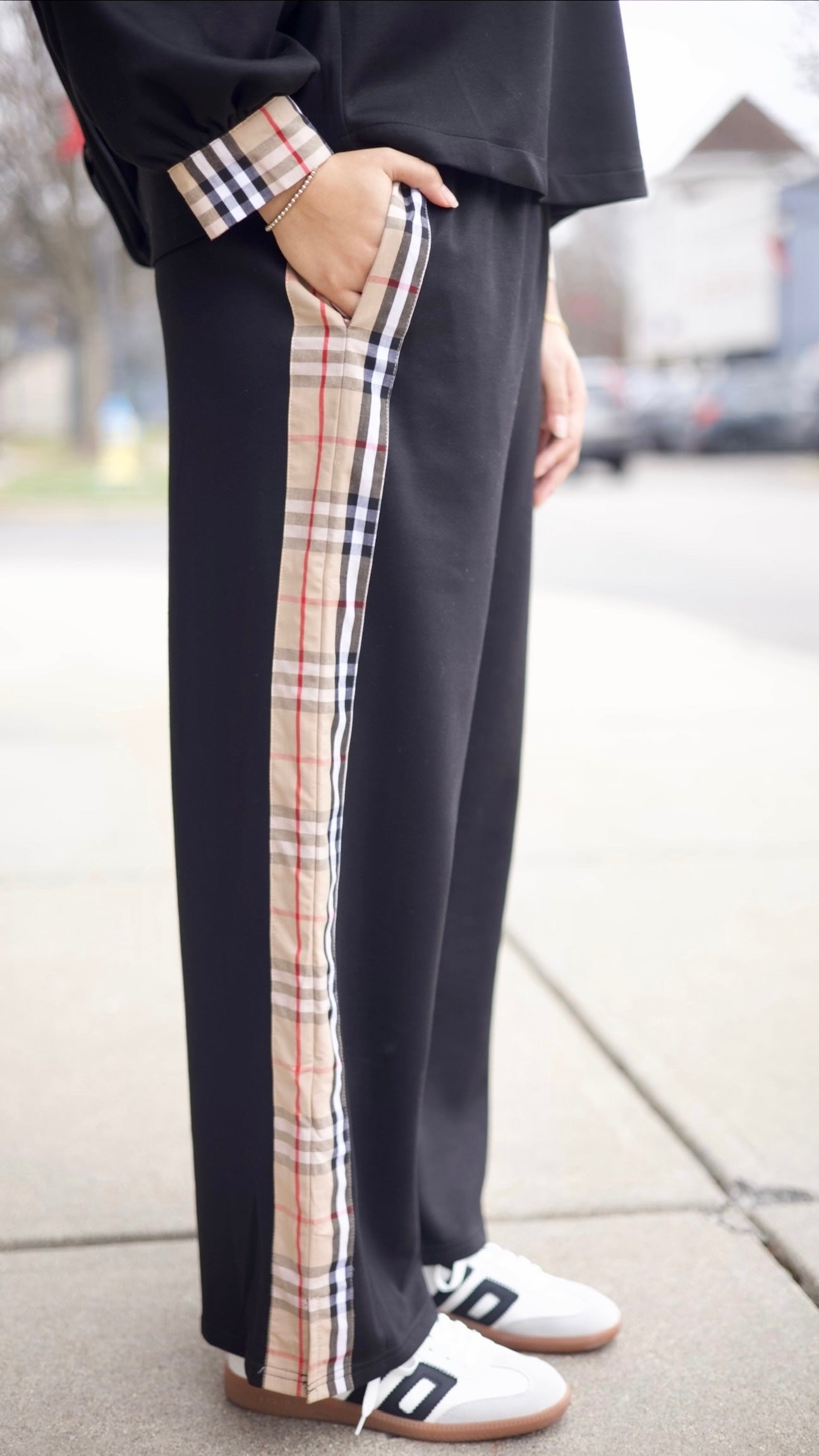 Sydney Black & Plaid Trim Pant
