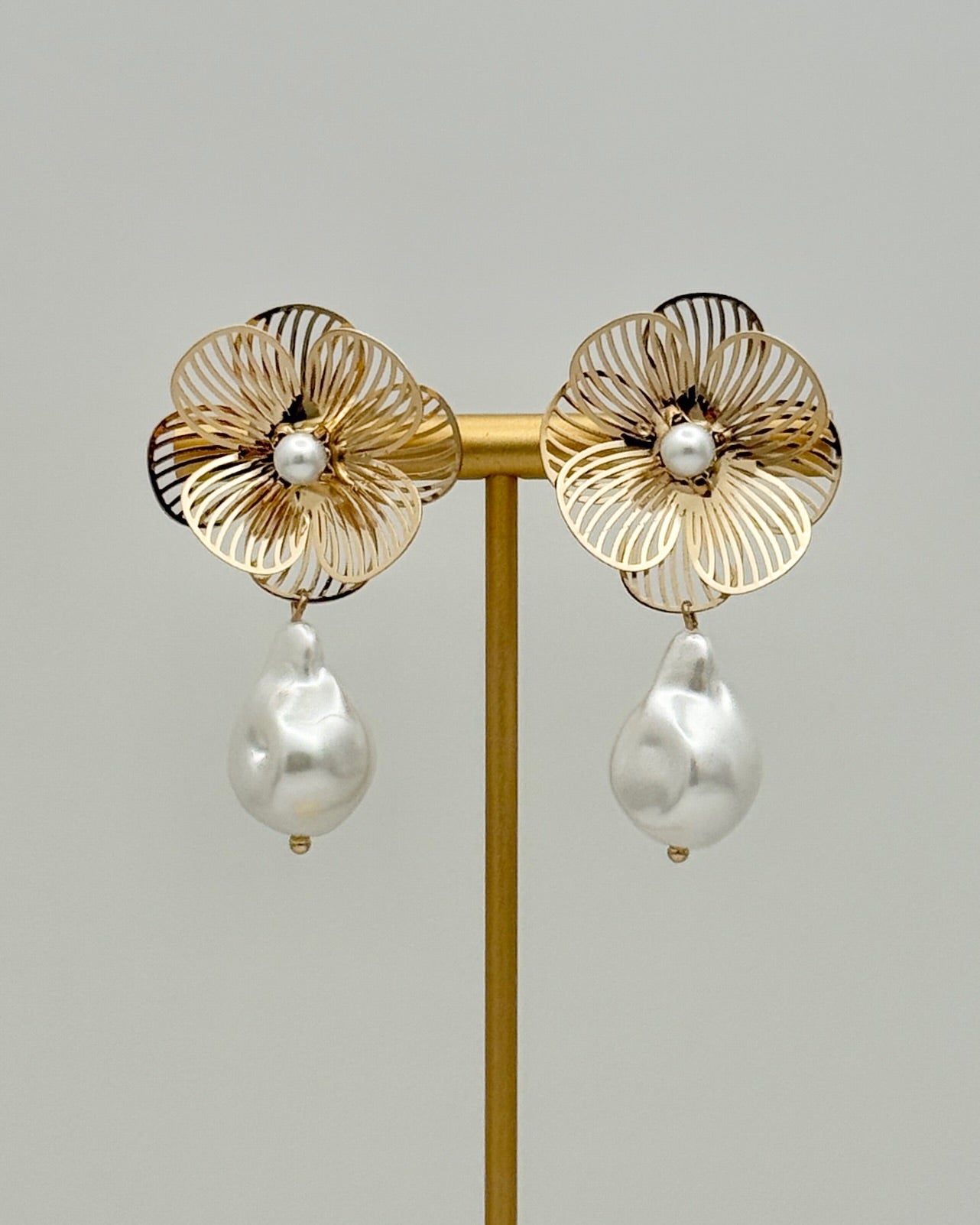 Flower Earrings with Pearl