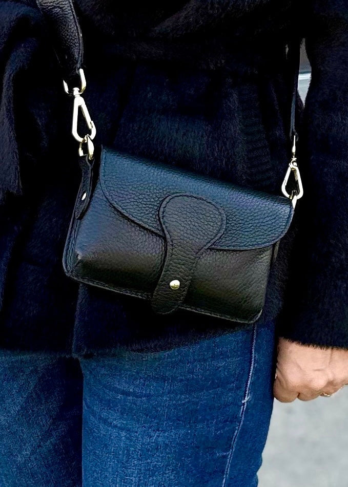 German Fuentes Lovable Leather Mini Purse - Black