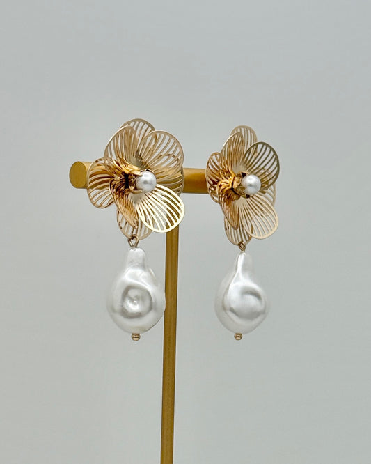 Flower Earrings with Pearl