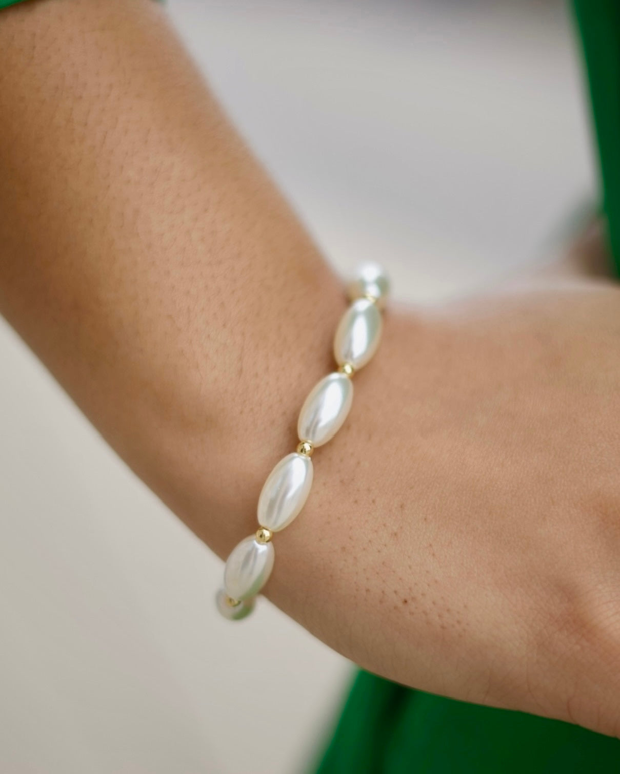 Magnetic Oval Pearl Bracelet