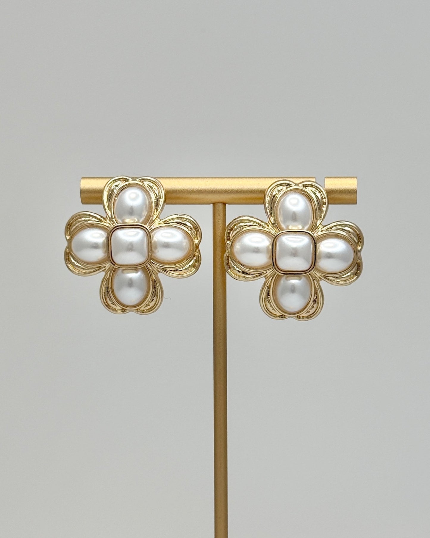 Flower Gold & Pearl Earrings