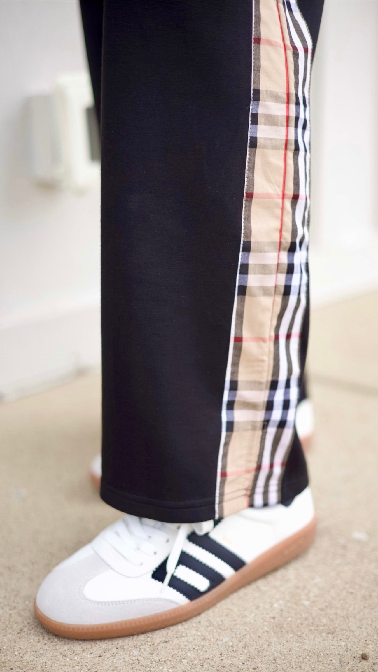 Sydney Black & Plaid Trim Pant