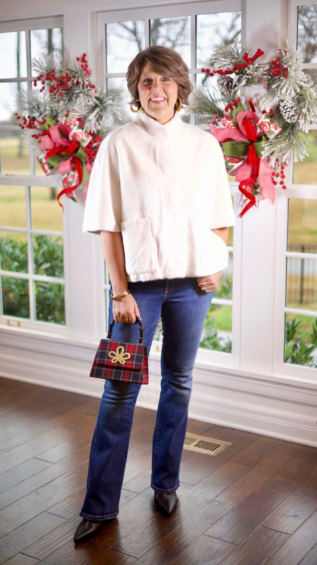 Ivy Jane Faux Fur Capelet - White