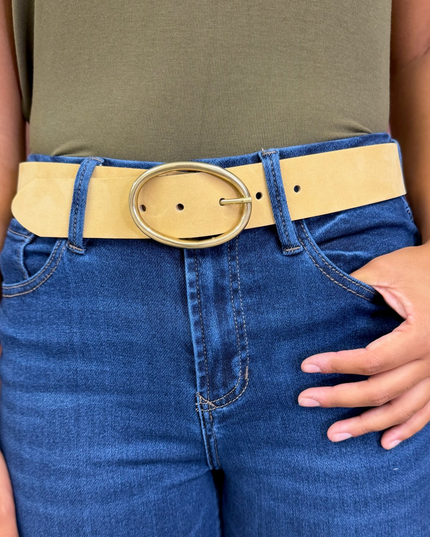 Sand Leather Belt - Gold Oval Buckle