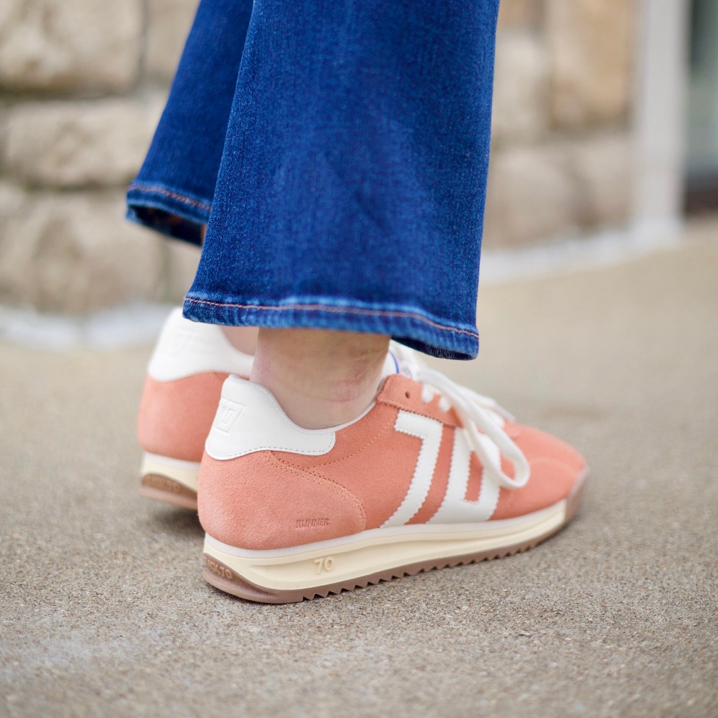 Back70 Runner - Peach