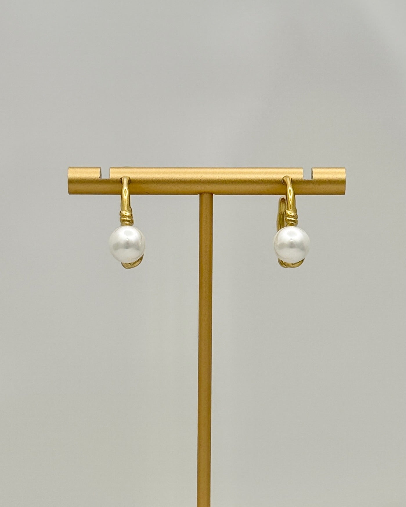 Pearl Kiss Hoops