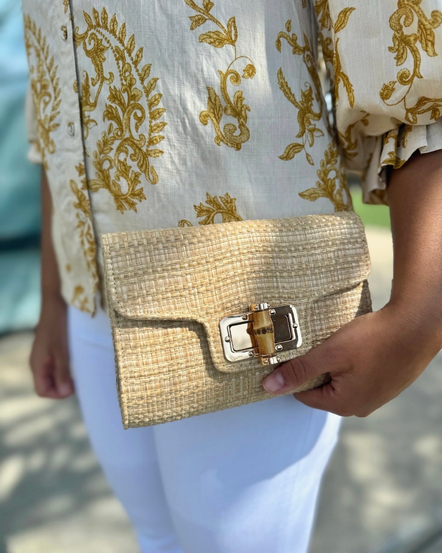 Lilly Straw Clutch