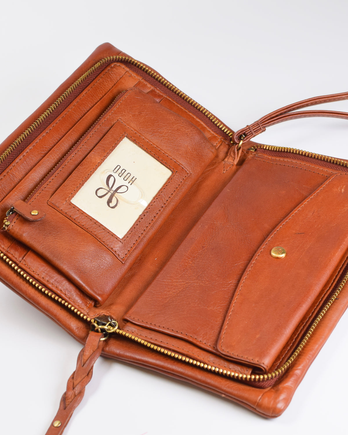 Leather Evolve Wristlet - Kindling Brown