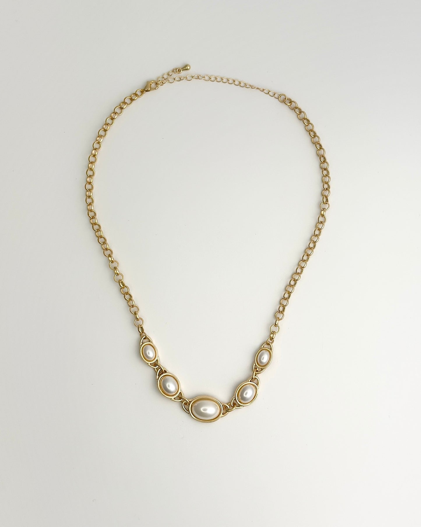 Gold Chain Oval Pearls