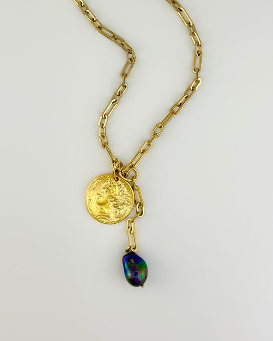 Chunky Chain Necklace With Medalion