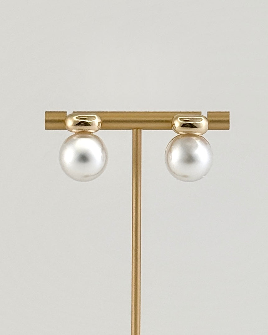 Resin Round Stud Earrings - Pearl