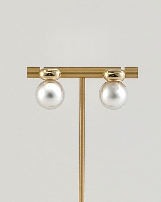 Resin Round Stud Earrings - Pearl